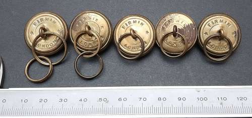 ** RARE: 1920s Kenya Defence Force Cap Badge & 5 x Tunic Buttons (Firmin, London).**