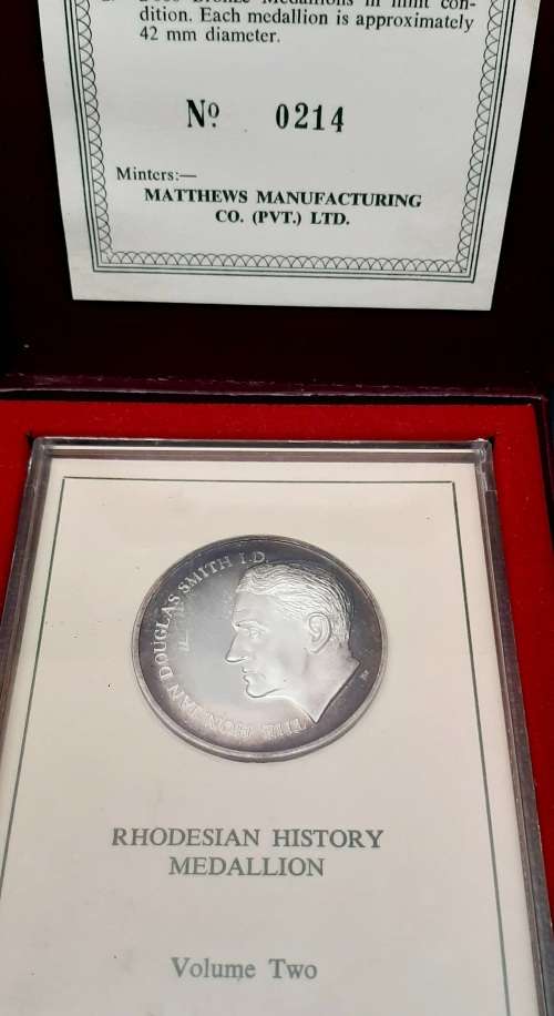 Rare 1970s Rhodesian History Series .999 fine silver Ian Smith medallion with certificate