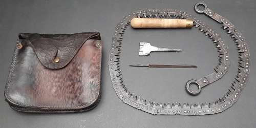 Rare 1942/43 Union Defence Force chain-link folding saw with tools and pouch (Lend-Lease)