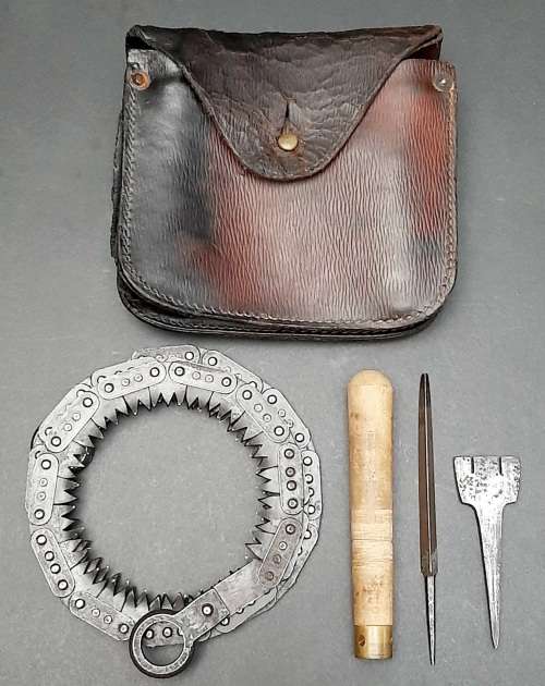 Rare 1942/43 Union Defence Force chain-link folding saw with tools and pouch (Lend-Lease)