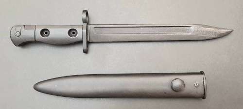 **Rhodesia/ Nyasaland: L1A3 FN FAL Knife Bayonet w/ Scabbard (1958/9).**