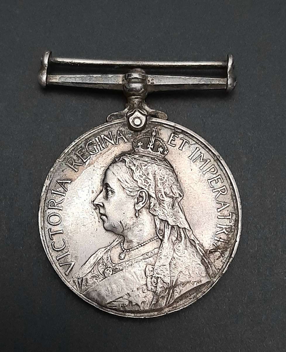 **Boer War: RARE - Queen`s South Africa Medal att. East Griqualand Field Force.**