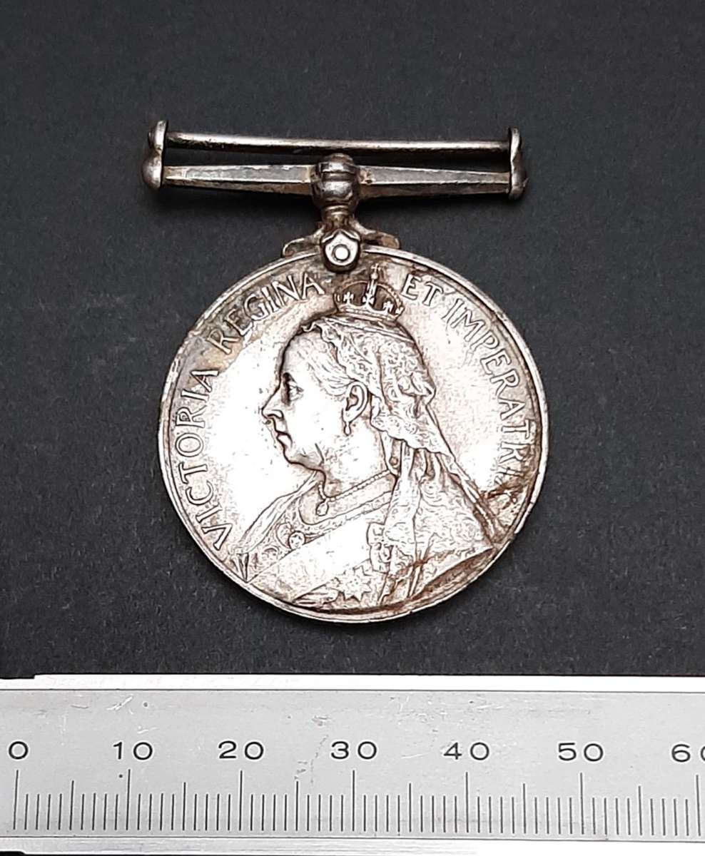 **Boer War: RARE - Queen`s South Africa Medal att. East Griqualand Field Force.**