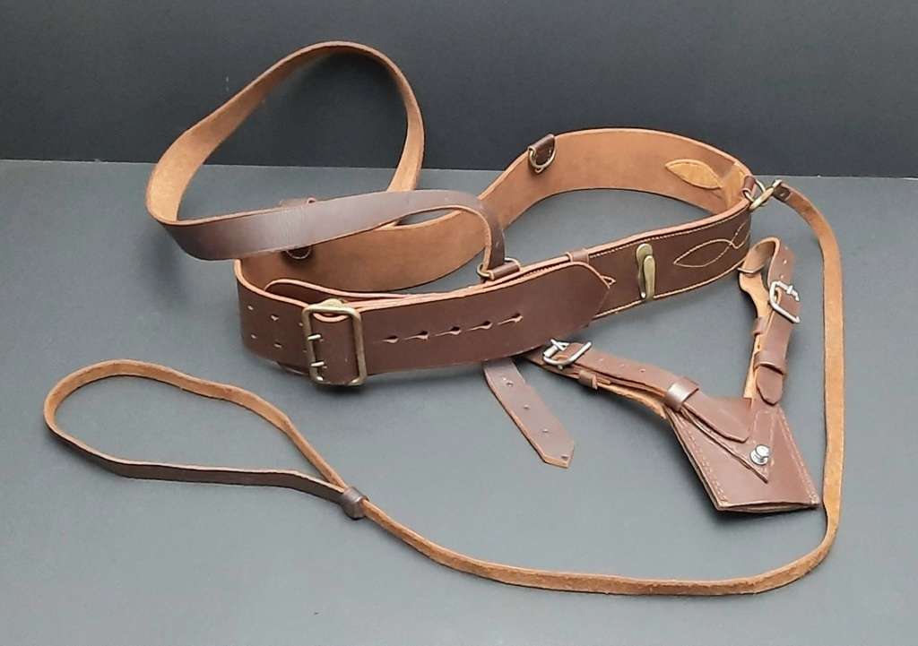 **Border War : 1960s SADF Officer`s Sam Browne Belt Assemblage (X - LARGE).**