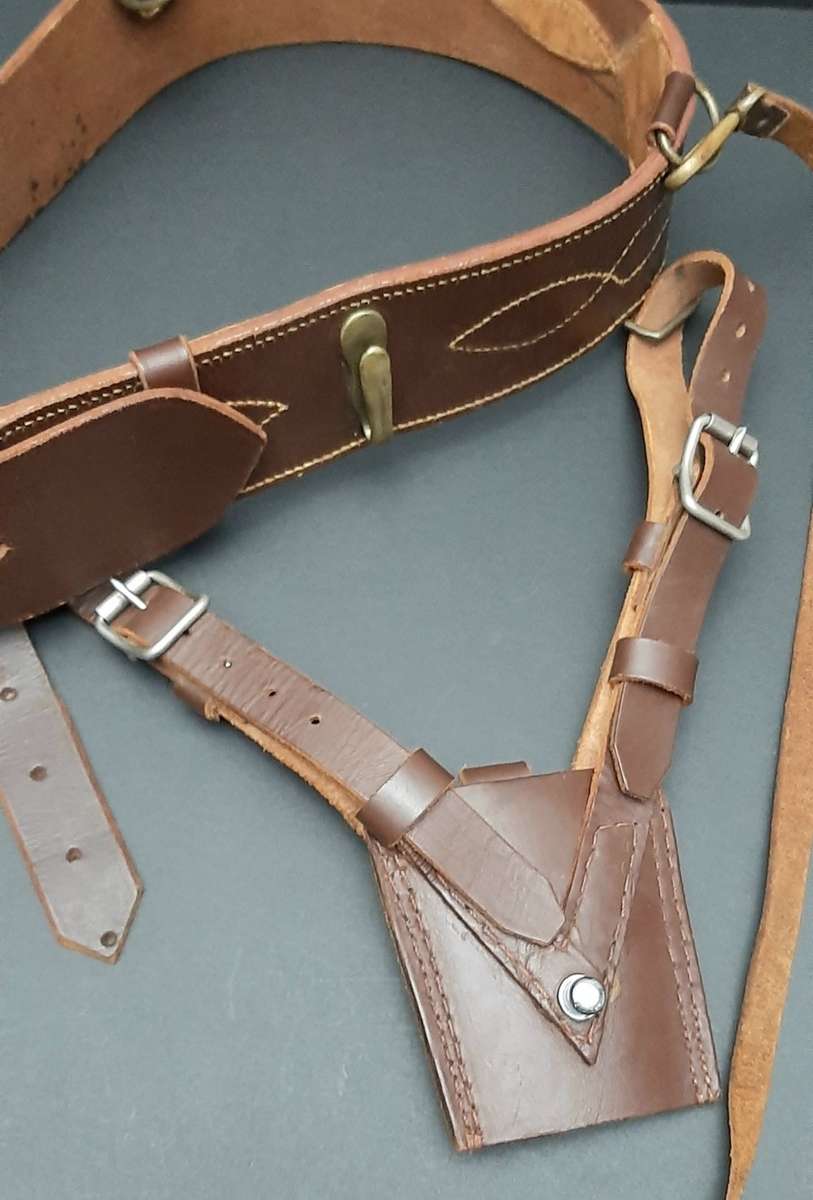 **Border War : 1960s SADF Officer`s Sam Browne Belt Assemblage (X - LARGE).**
