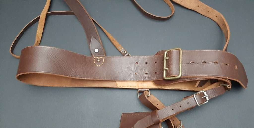 **Border War : 1960s SADF Officer`s Sam Browne Belt Assemblage (X - LARGE).**