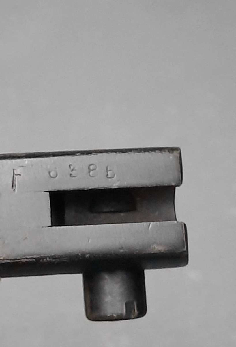 **RARE: WW2 British NO.5 Jungle Carbine Bayonet w/ Steel Scabbard.**