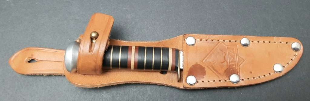 **1970s Puma Mini -Hunter`s Pocket Fob Knife w/ Scabbard (14cm).**