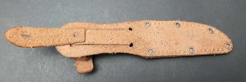 **1970s Puma Mini -Hunter`s Pocket Fob Knife w/ Scabbard (14cm).**