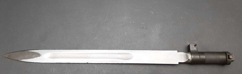 **Border War : 1980s East Bloc SKS Blade Socket Bayonet w/ Screw ( 36cm).**