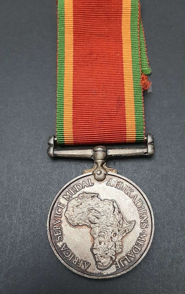 **WW2 UDF: .925 Silver Africa Service Medal w/ Ribbon (33.86g).**