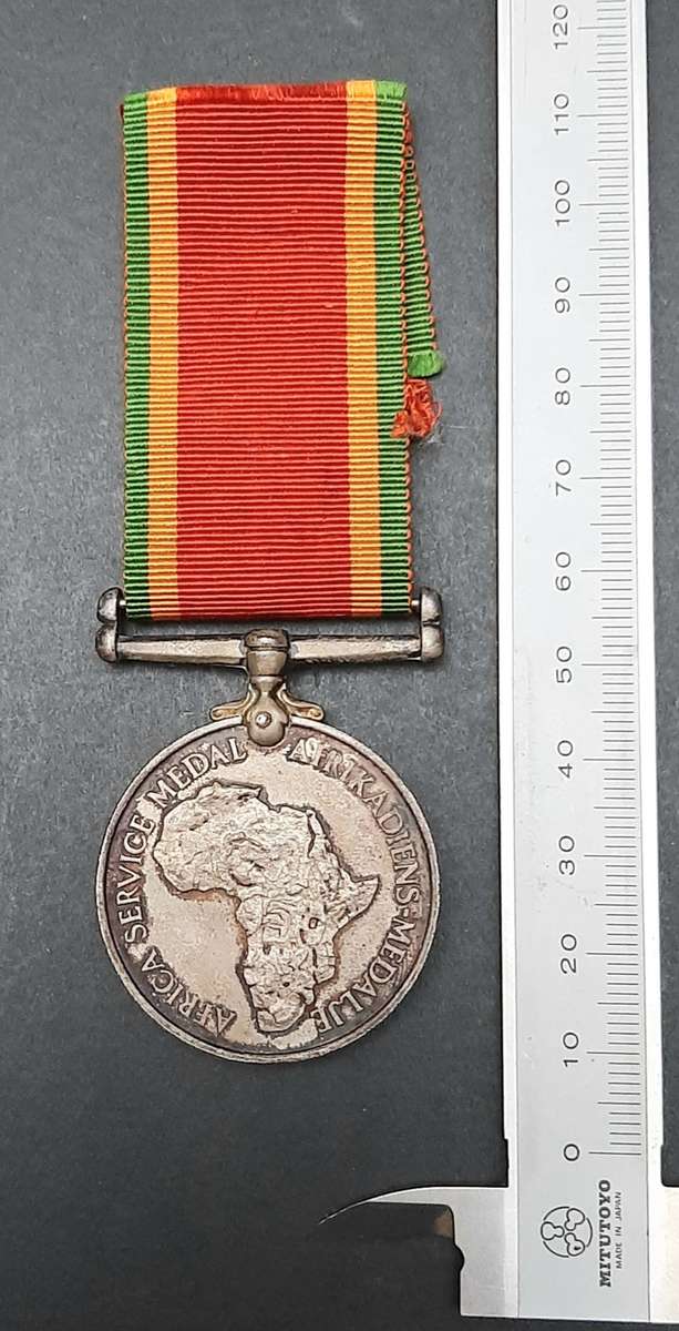 **WW2 UDF: .925 Silver Africa Service Medal w/ Ribbon (33.86g).**
