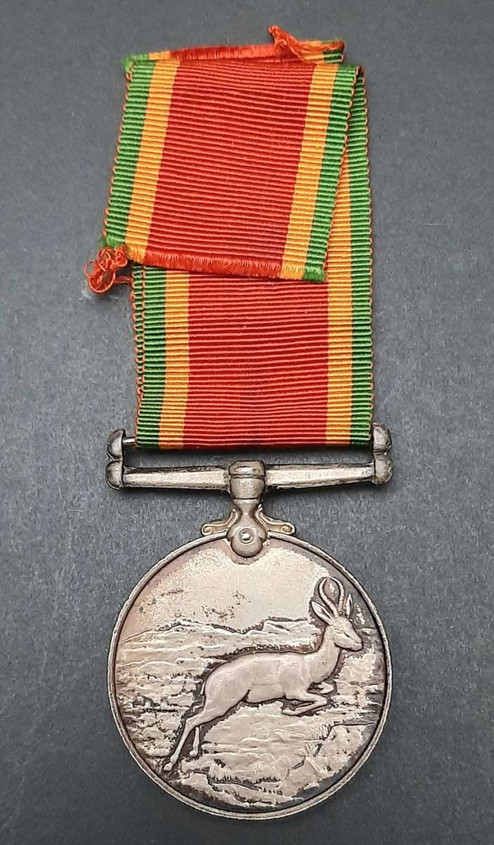 **WW2 UDF: .925 Silver Africa Service Medal w/ Ribbon (33.86g).**