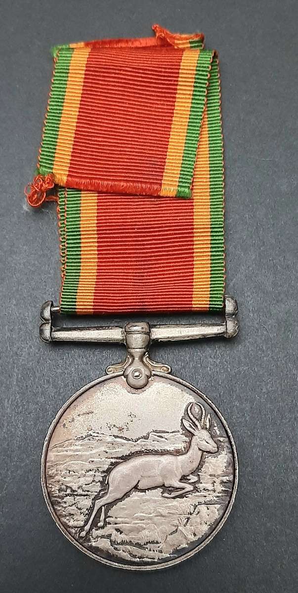 **WW2 UDF: .925 Silver Africa Service Medal w/ Ribbon (33.86g).**