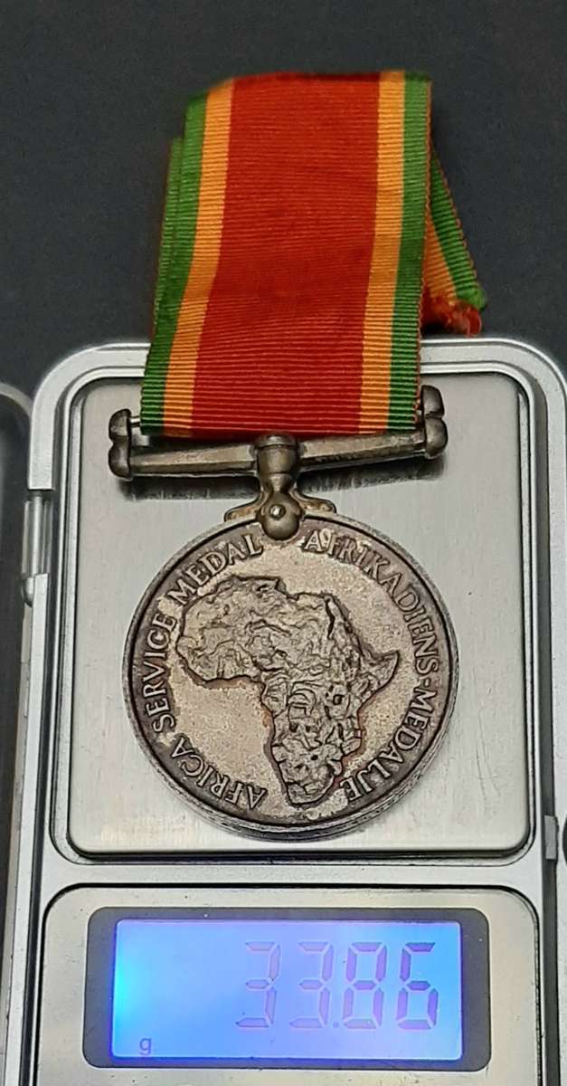 **WW2 UDF: .925 Silver Africa Service Medal w/ Ribbon (33.86g).**