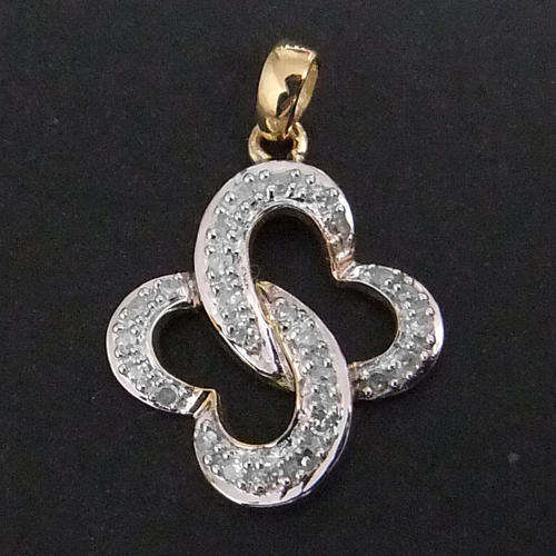 100% REAL, SOLID 10KT YELLOW GOLD NATURAL DIAMONDS PENDANT