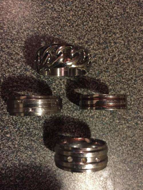 Set of 4 mens rings