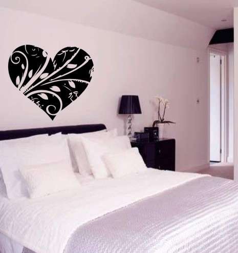 on special 1 onlyVINYL DECAL - DECORATIVE HEART MATT BLACK