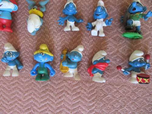 SELECTION OF 16 SMURFS