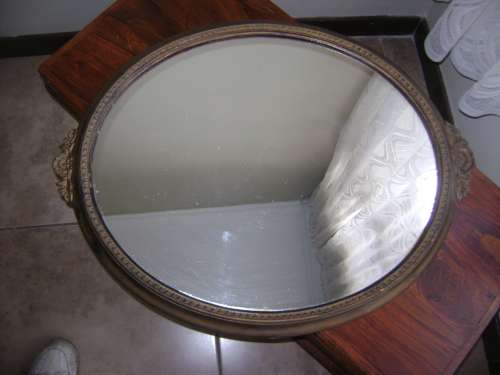 OLD OVAL MIRROR IN VERY GOOD CONDITION