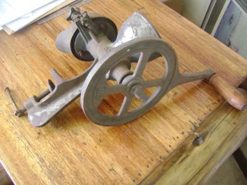 OLD MEAT GRINDER - CMC MADE IN INDIA