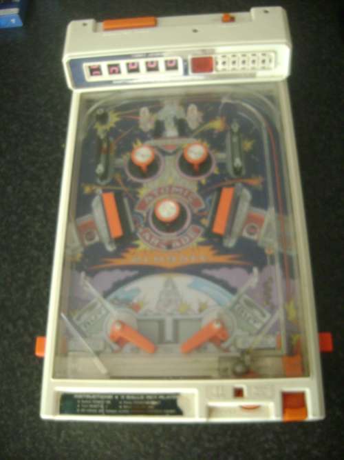 OLDM PIN BALL MACHINE IN GOOD OVERALL CONDITION