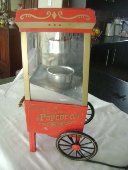 OLD POPCORN MACHINE - WORKING CONDITION