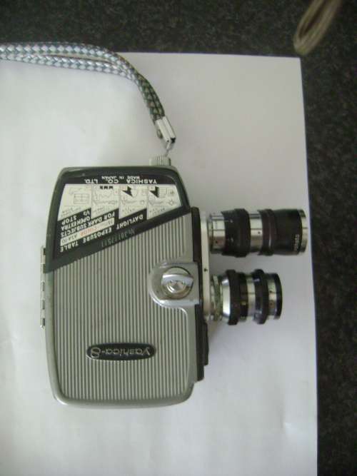 OLD YASHICA 8 MOVIE CAMERA - NO 38117511 - MADE JAPAN
