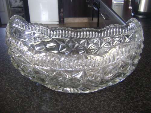 STUNNING CUT GLASS BOWL - VERY GOOD CONDITION