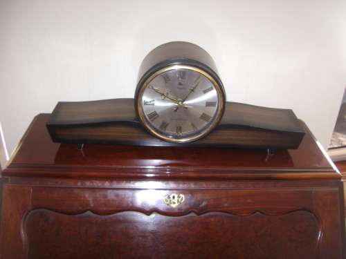 OLD RHYTHM 4 JEWELS TRANSISTER CLOCK - 100% WORKING CONDITION