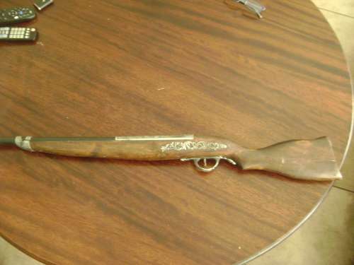 OLD DISPLAY RIFEL - SEE PICTURES