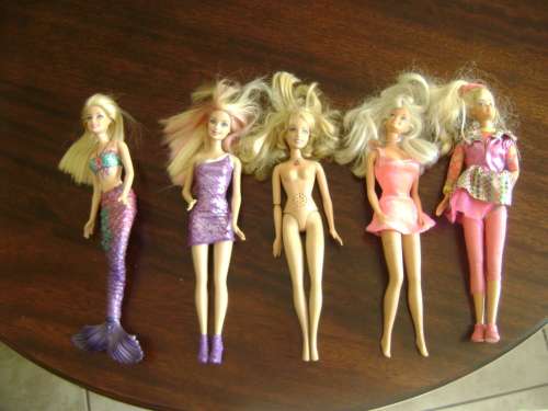 COLLECTION OF BARBIE DOLLS