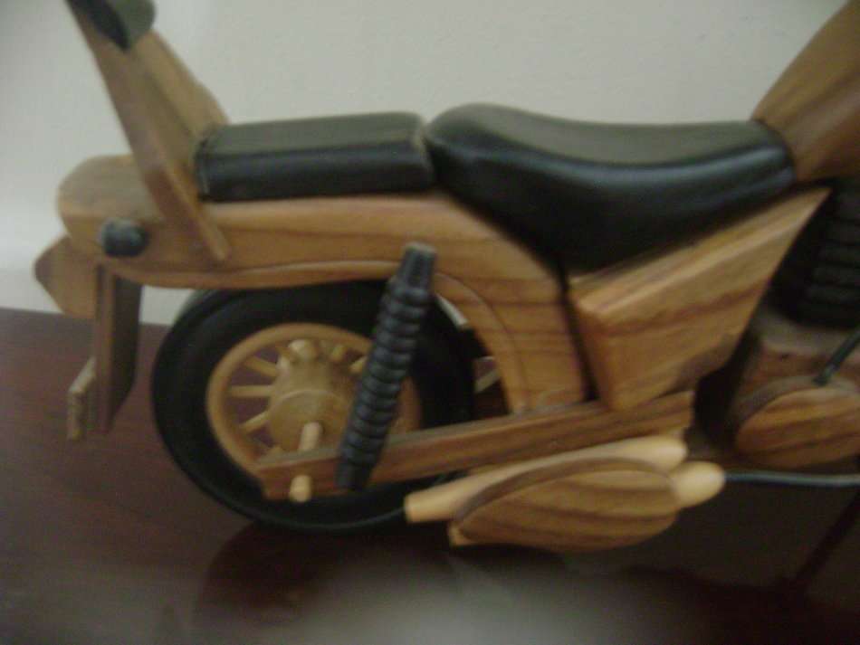 DISPLAY MOTORBIKE MADE OF WOOD
