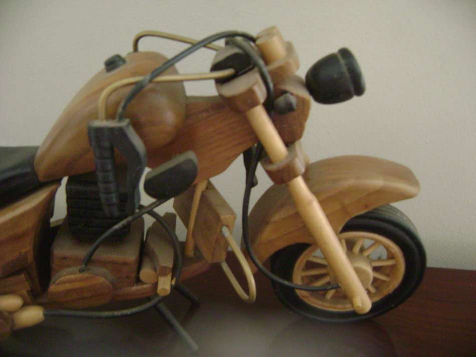 DISPLAY MOTORBIKE MADE OF WOOD