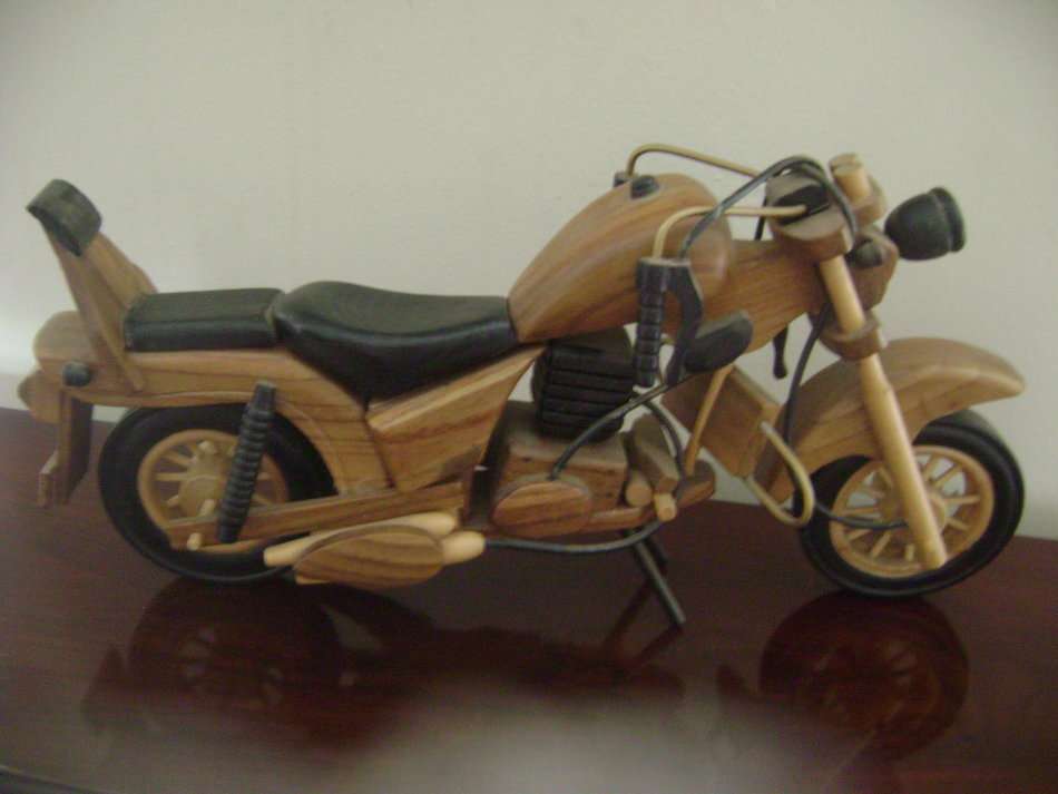 DISPLAY MOTORBIKE MADE OF WOOD