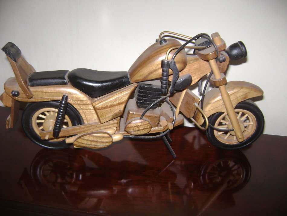 DISPLAY MOTORBIKE MADE OF WOOD