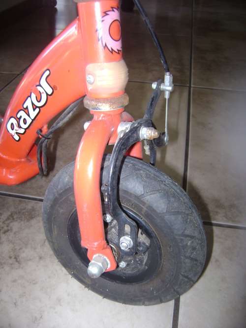 OLD RAZOR BATTERY OPERATED SCOOTER