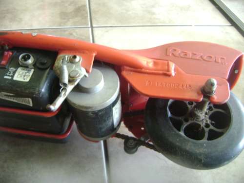 OLD RAZOR BATTERY OPERATED SCOOTER