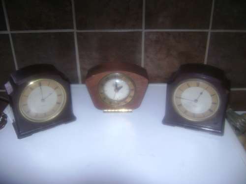 3X VINTAGE MANTLE CLOCKS - SEE PICTURES AND DESCRIPTION
