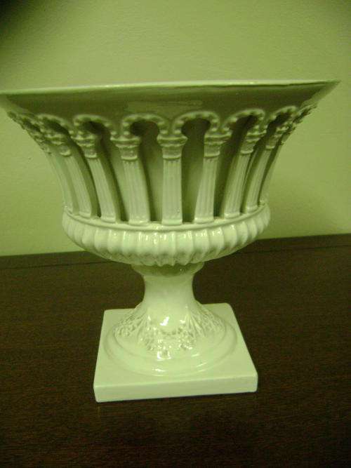 OLD ITALIAN VASE IN VERY GOOD CONDITION