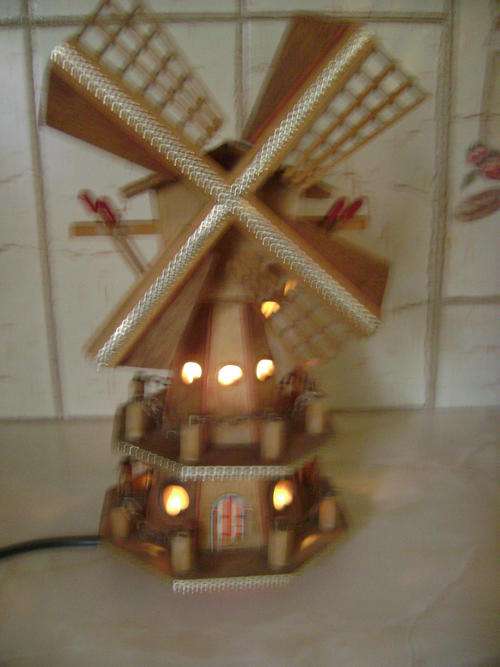 THIS OLD DUTCH WINDMILL LIGHT - WORKING CONDITION.