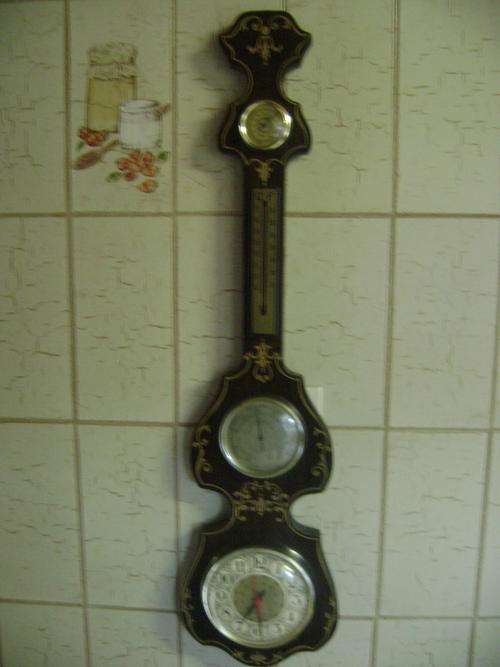 VERY OLD WALLHANGING BEROMETER, WITH TERMOMETER AND CLOCK