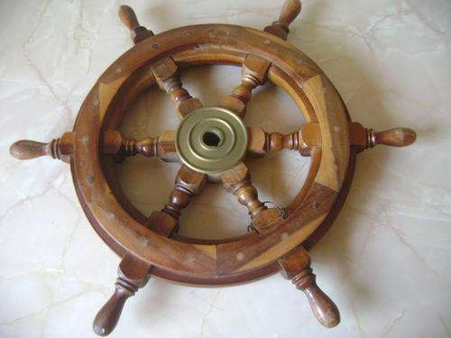 PROPER SHIPS STEERING WHEEL FOR CABIN CRUISER OR SMALL BOAT