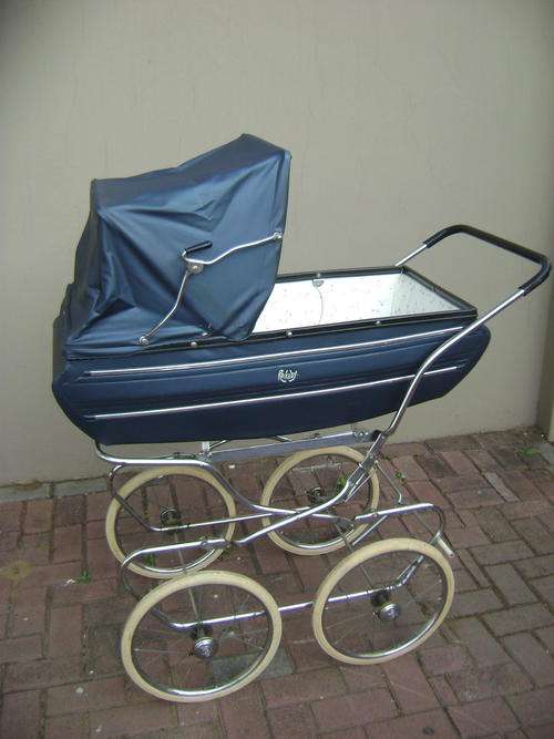 Vintage style pram 2025