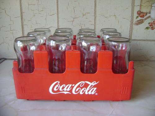 COCA COLA TRAY WITH 12 COCA COLA GLASES IN VERY GOOD CONDITION
