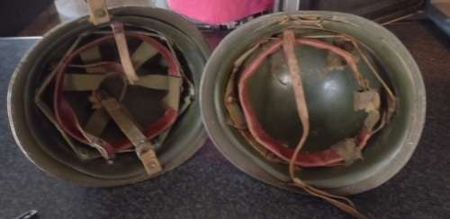 2X ARMY HELMUTS, webbing, 2x knive sheaths