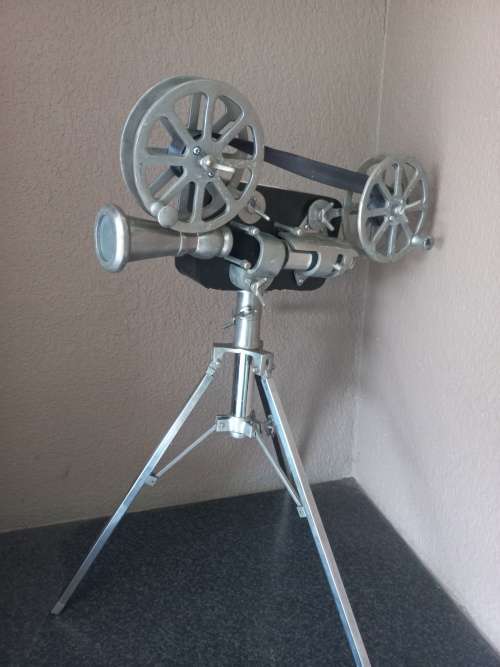 SALESMANS  SAMPLE TO DEMONSTRATE CAMERA TO CLIENTS