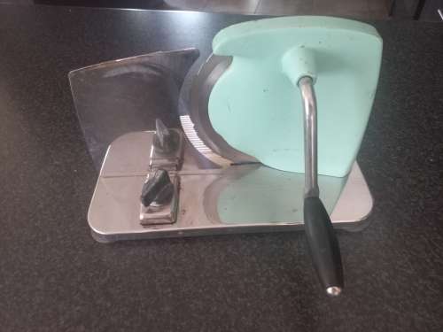 PINEWARE BREAD AND MEAT SLICER