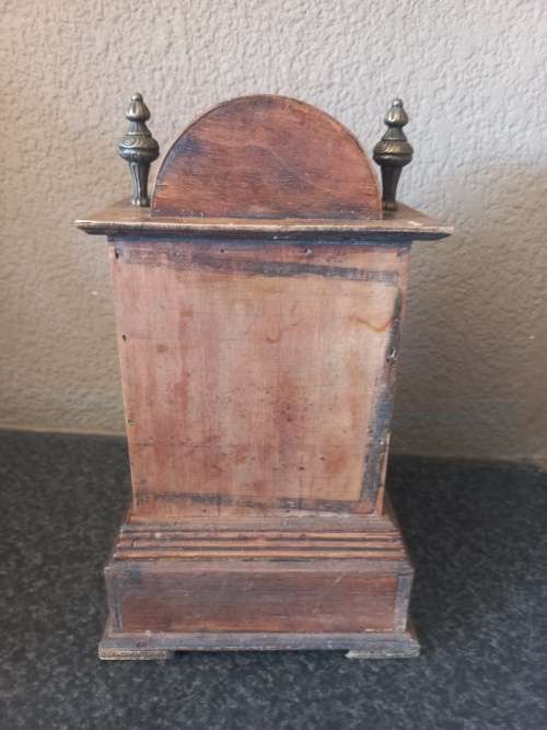 OLD WOODEN MANTEL CLOCK MADE OF WOOD