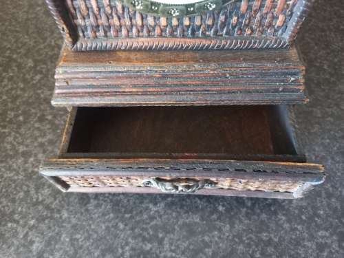 OLD WOODEN MANTEL CLOCK MADE OF WOOD